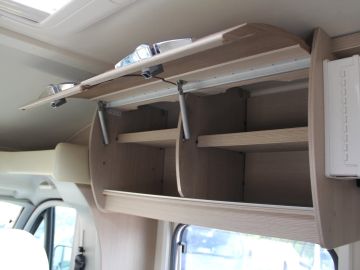 Bürstner BUT569 Nexxo T569 | Vast Bed | Kleine Camper| Elektrische Trap| Douche|